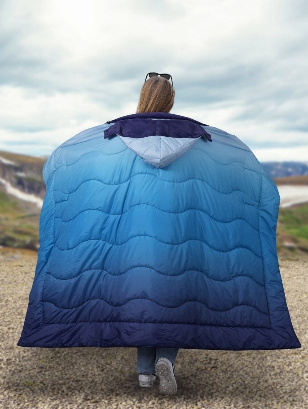 (6)Below Zero Wearable Blanket
